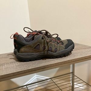 Salomon yys 643001 Men’s Hiking Shoes Size 8.5
